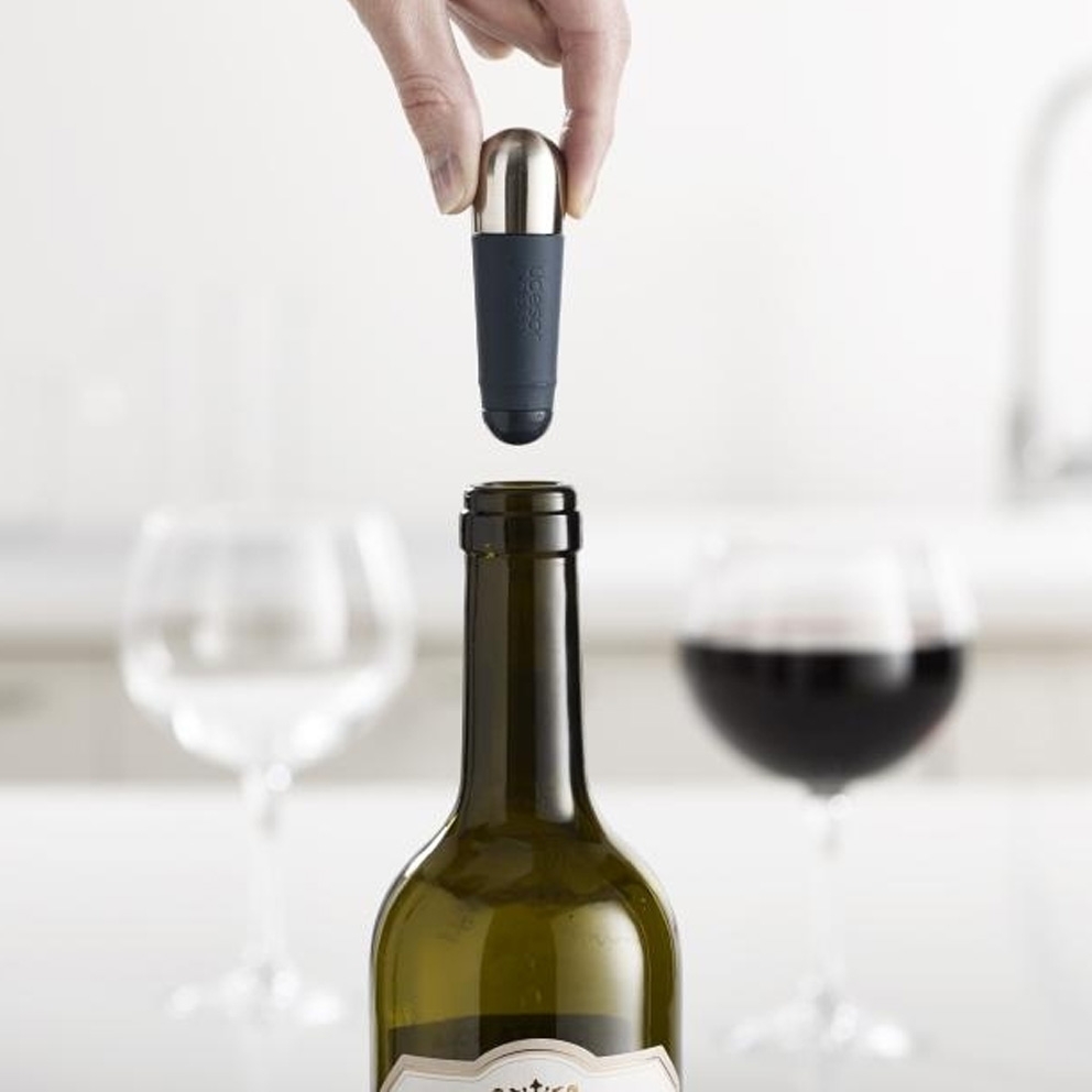 Set of 2 BarWise™ Twist-Lock Wine-Stoppers