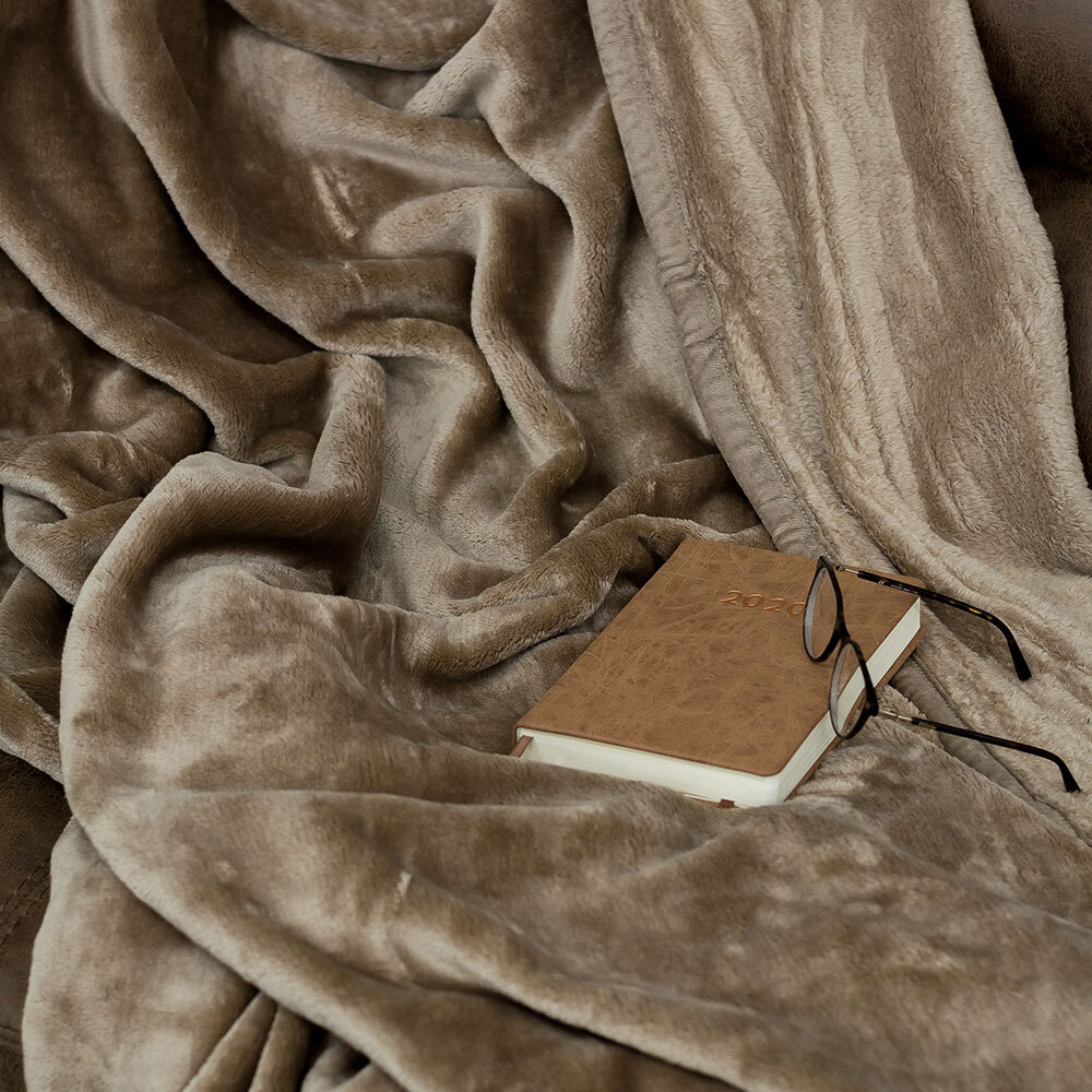 Cashmere Feel 400gsm Blanket (200x220cm)