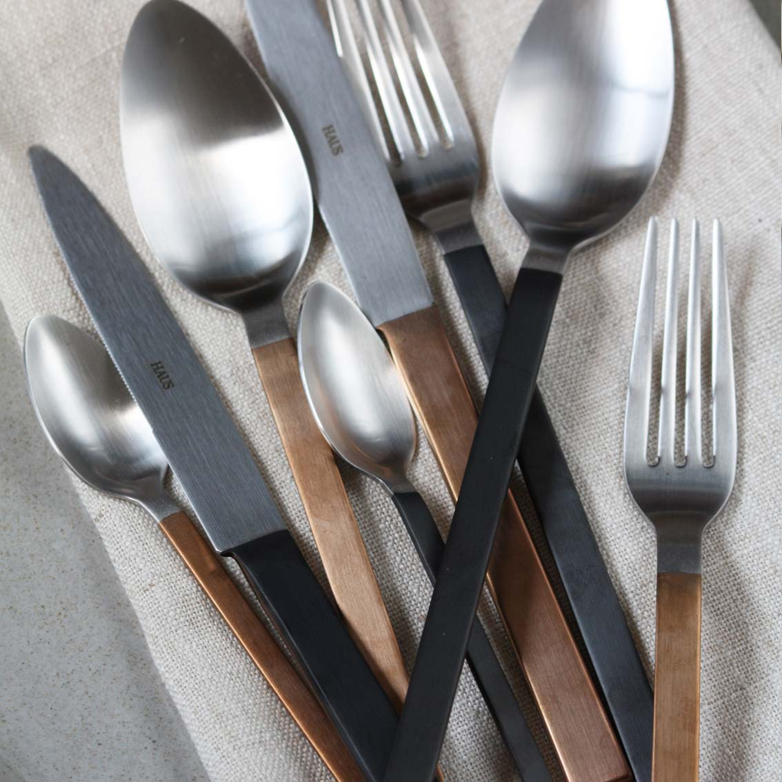 New York 16 Piece Matte Flatware Cutlery Set