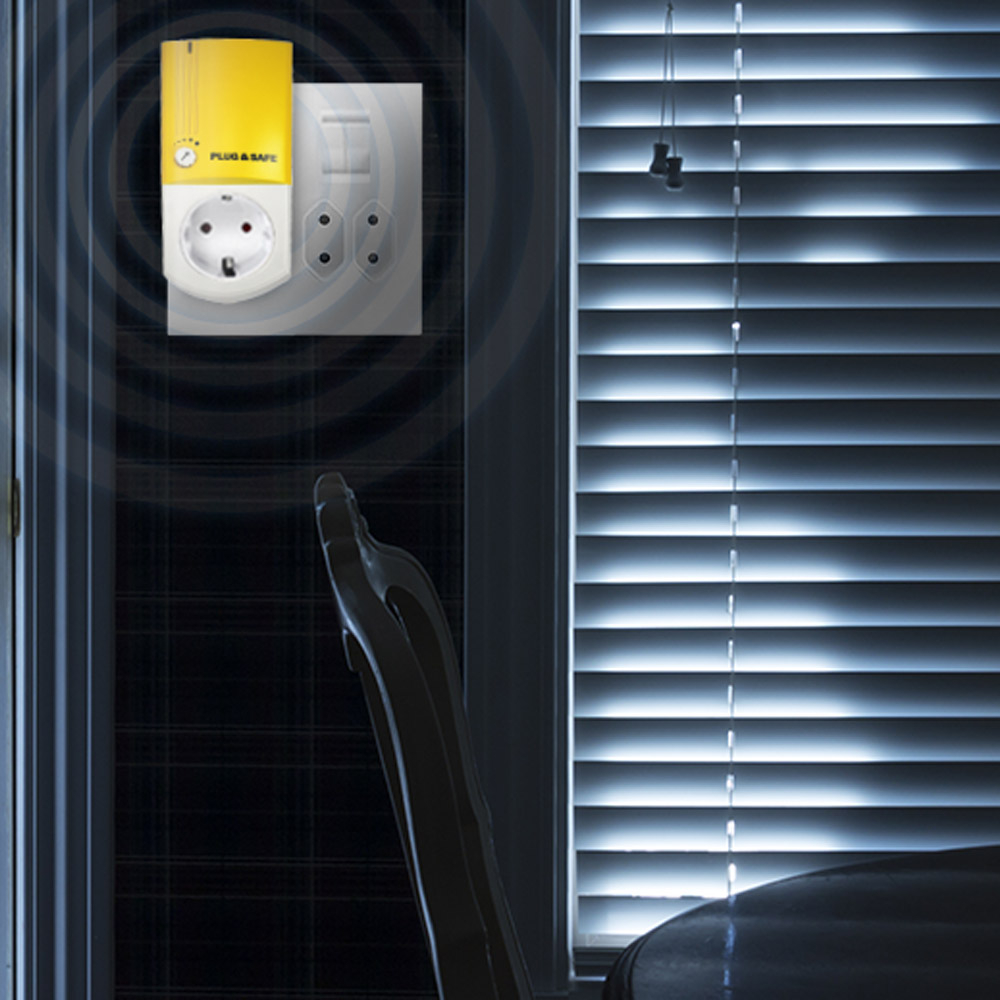 Automatic Vibration Sensitive Home Security Intruder Smart Plug