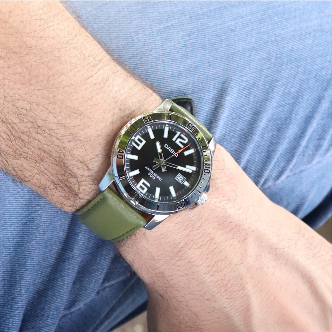 Men's Leather Analog Watches (Model: MTP-VD01L)
