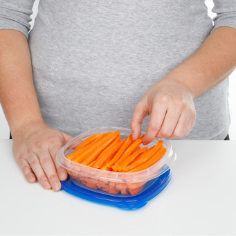 Pack of 8 669ml Small Deep Square Takealongs