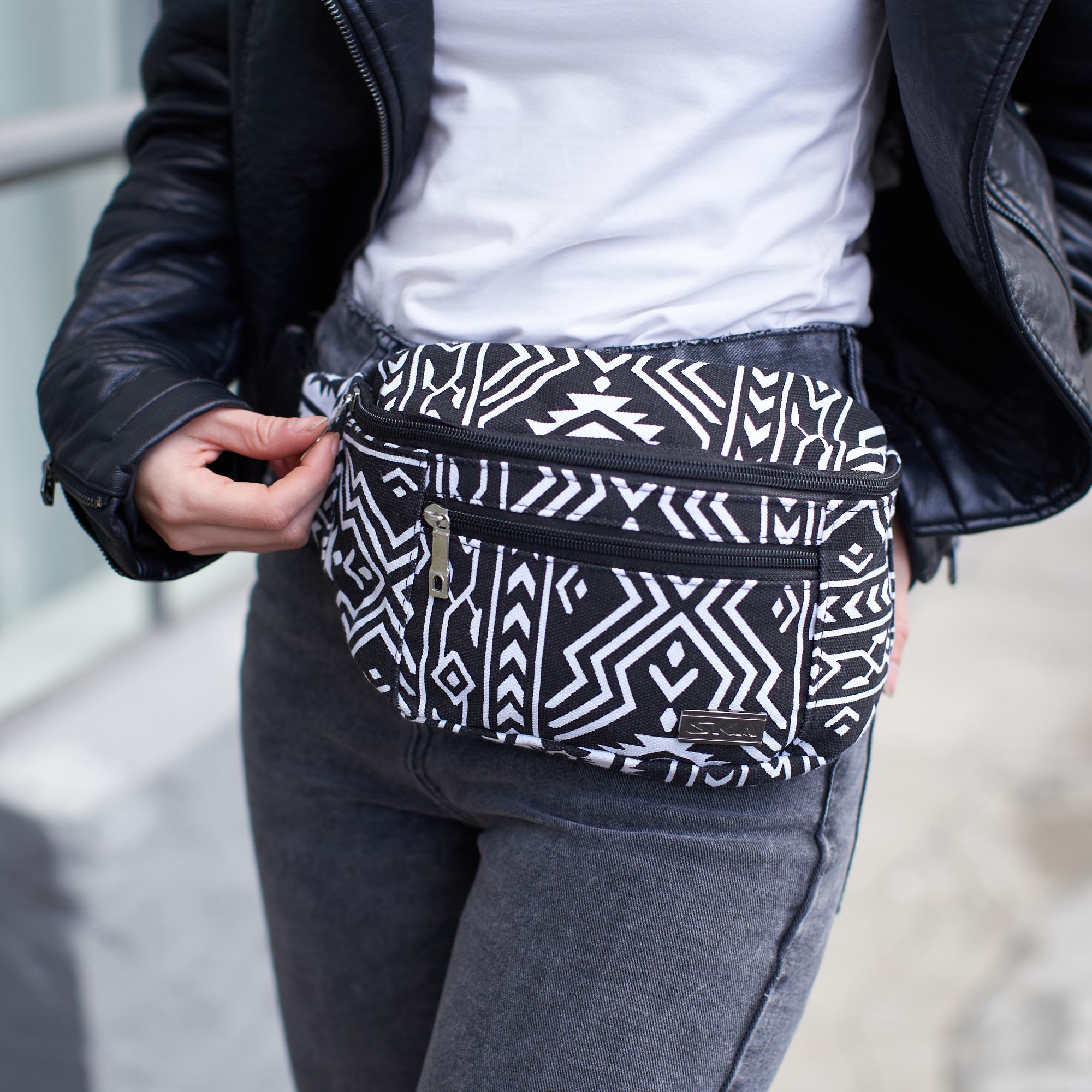 Aztec Black & White