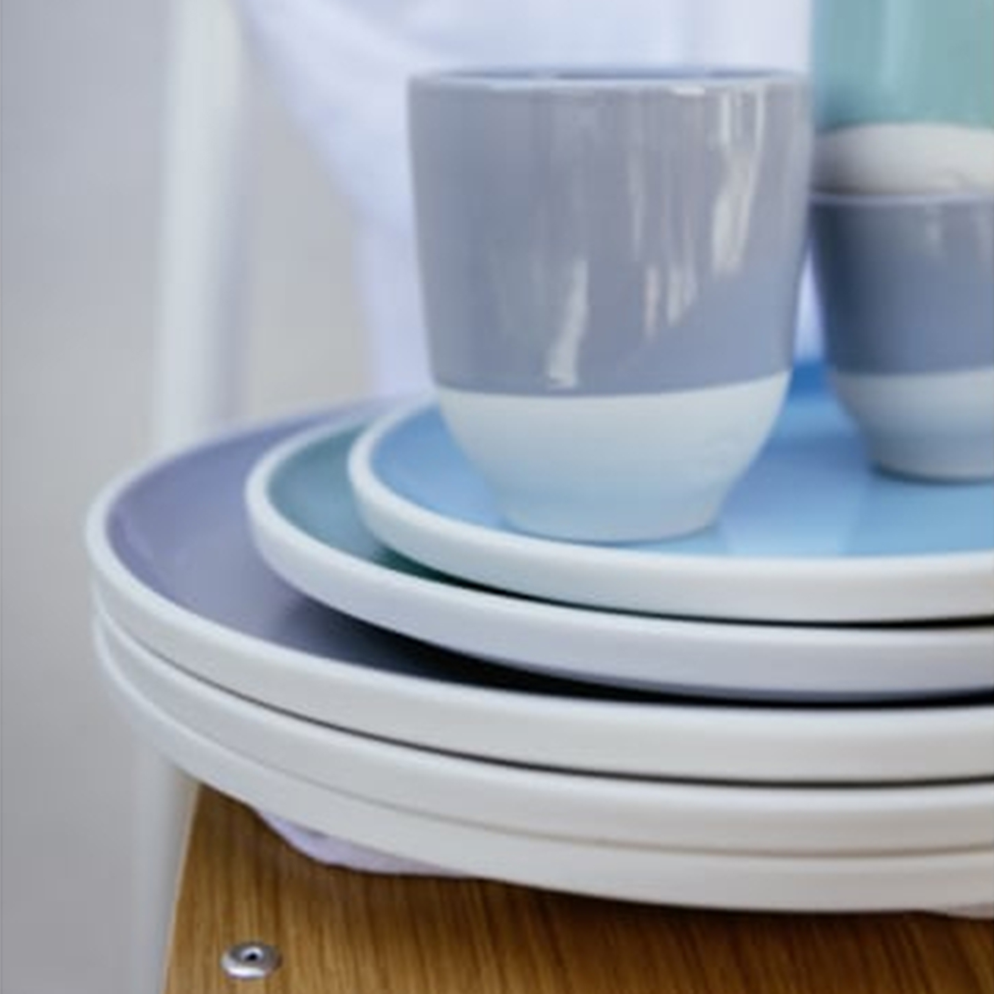 Set of 6 Colour Lab Side Plates (20cm Each)