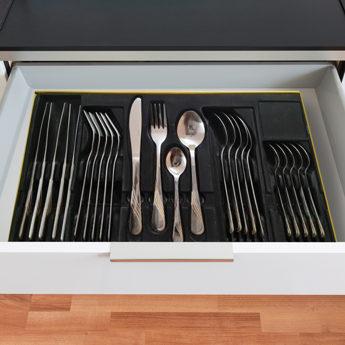 24 Piece Stainless Steel Cutlery Set