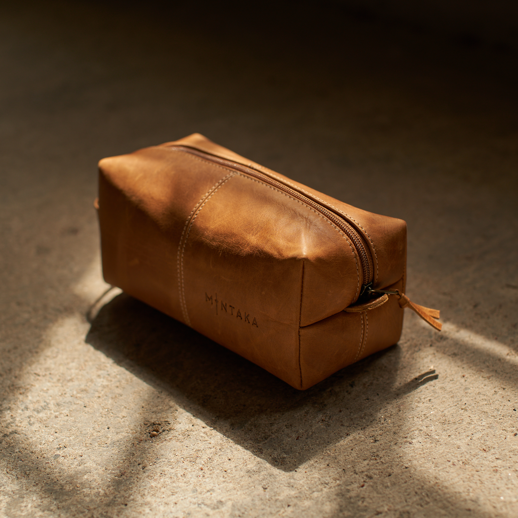 Men's Leather Wash Bag with Carry Strap