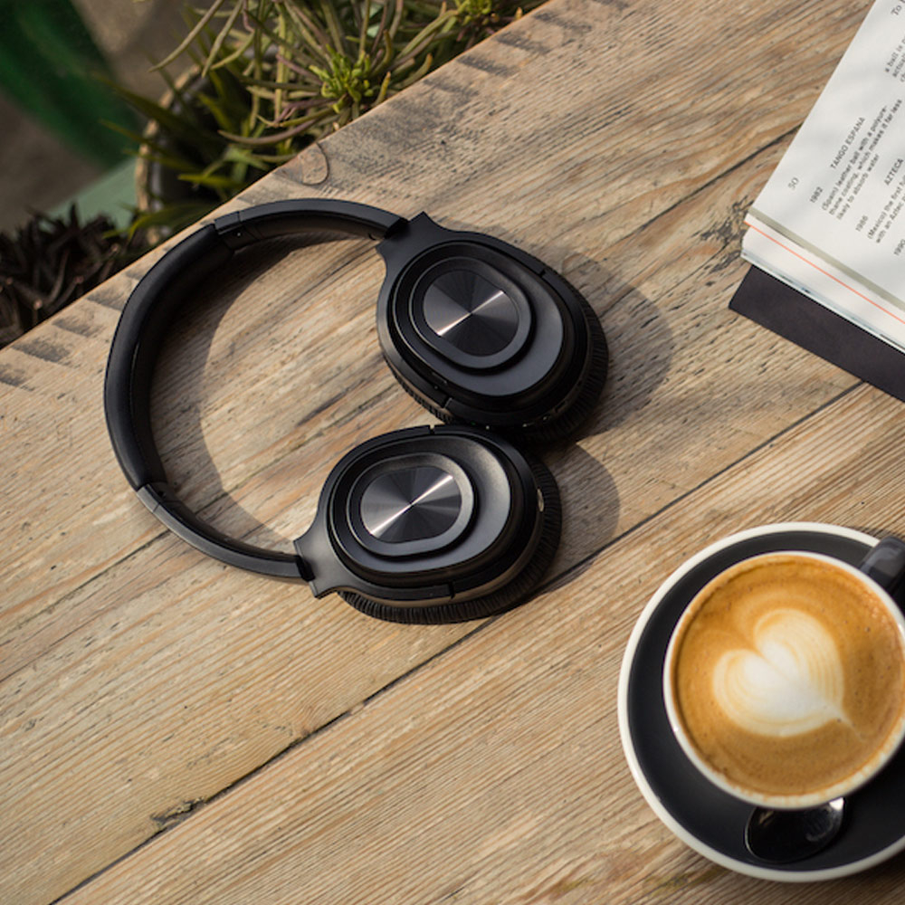 Wireless Over-Ear Foldable Headphones (Model: SE7Max)