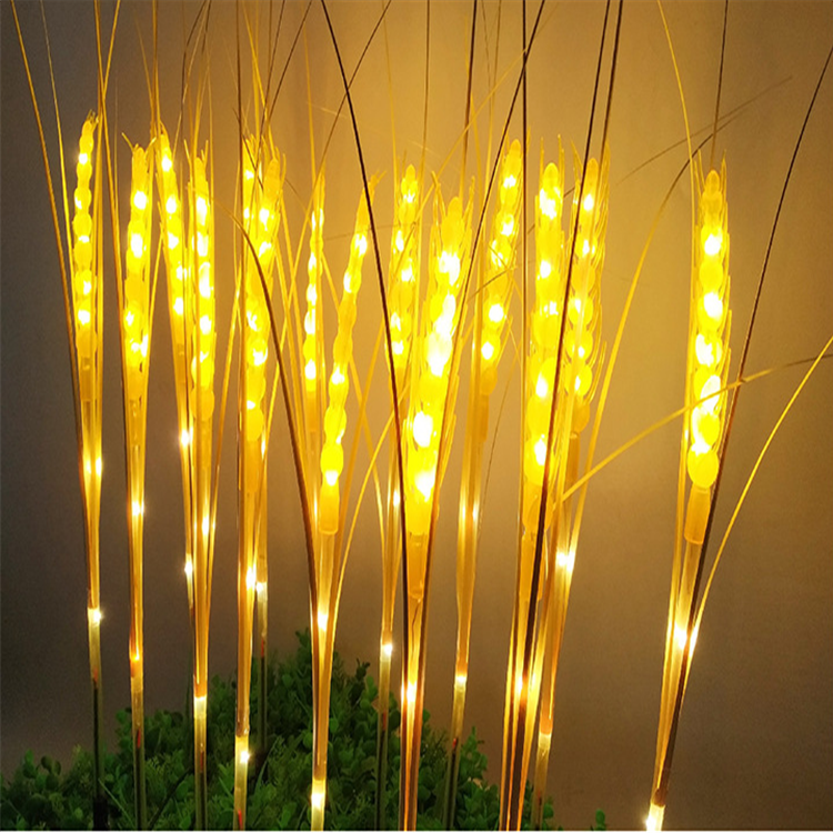 Outdoor Spike Reed Lights