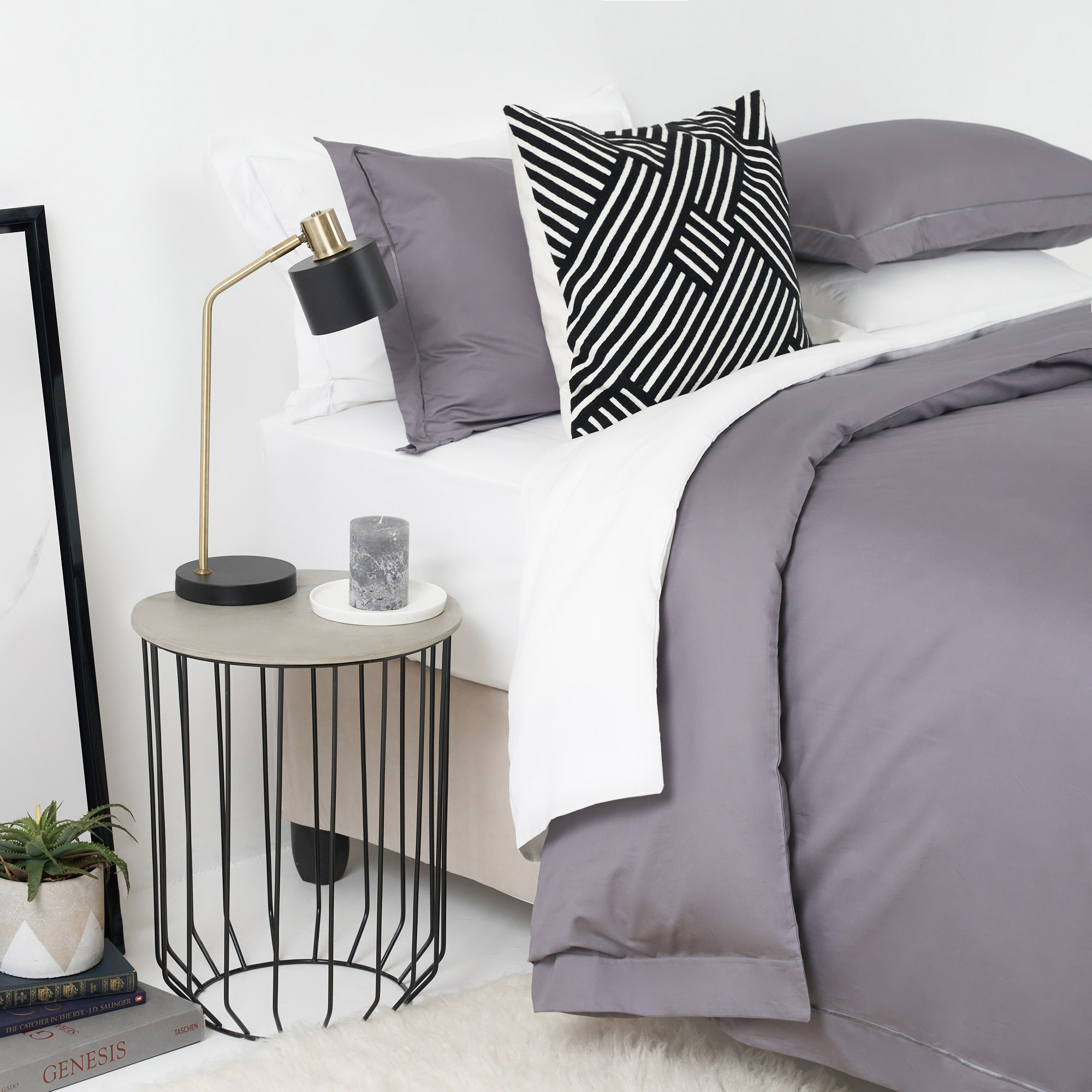 300 Thread Count 100% Egyptian Cotton Satin Stitch Oxford Duvet Cover and Pillowcase Set