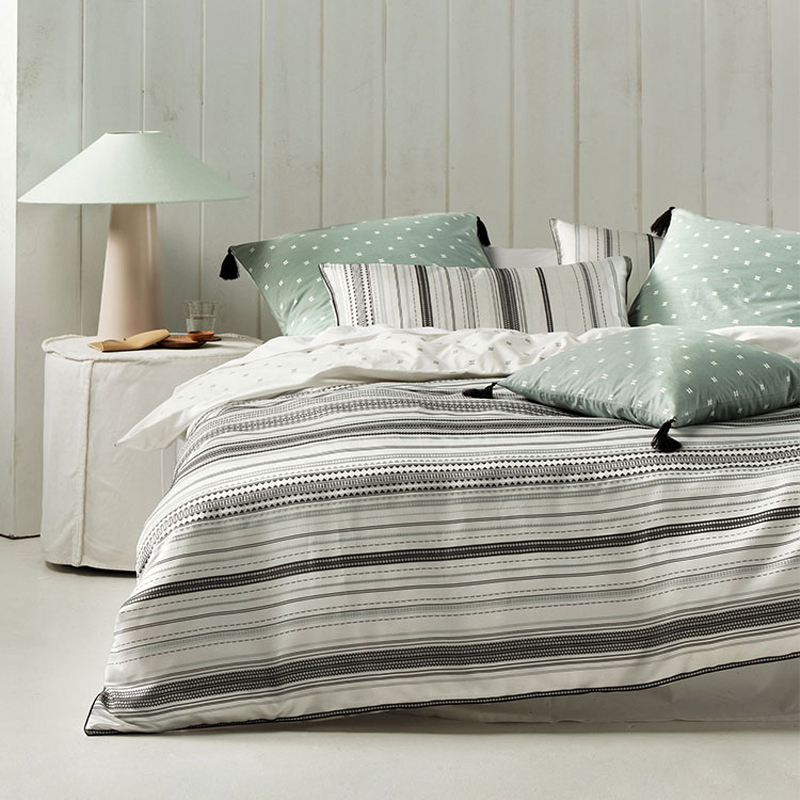 Kemer Green Duvet Cover Set with Standard Pillowcases