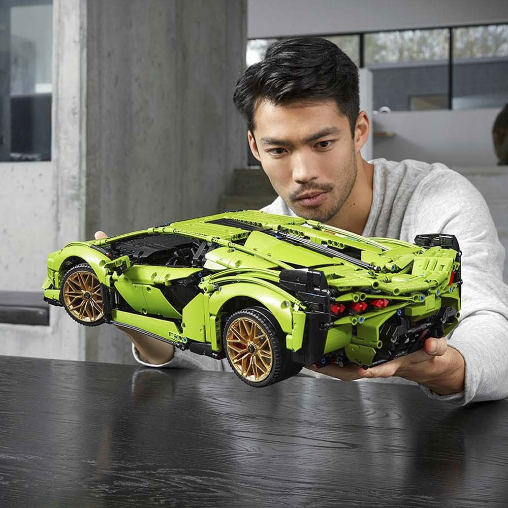3696-Piece Technic™ Lamborghini Sián FKP 37
