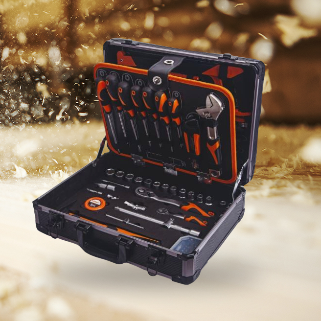 124 Piece Tool Set in Aluminium Case