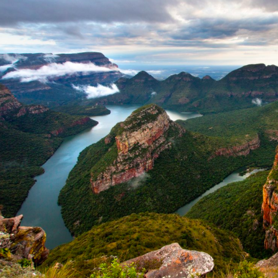 4-Night Stay at Raptor Lodge including Breakfast, Dinner and 3 Tours for 4 People Sharing