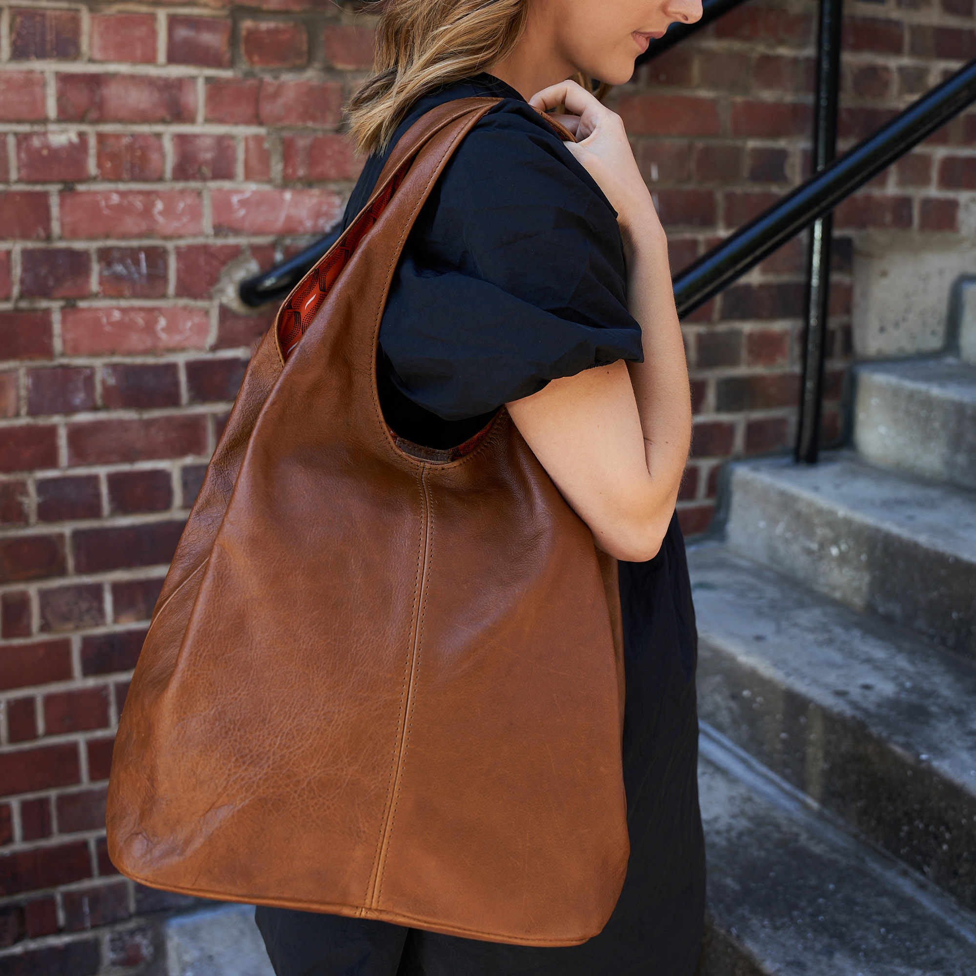 Genuine Leather Ladies Large Hobo Bag