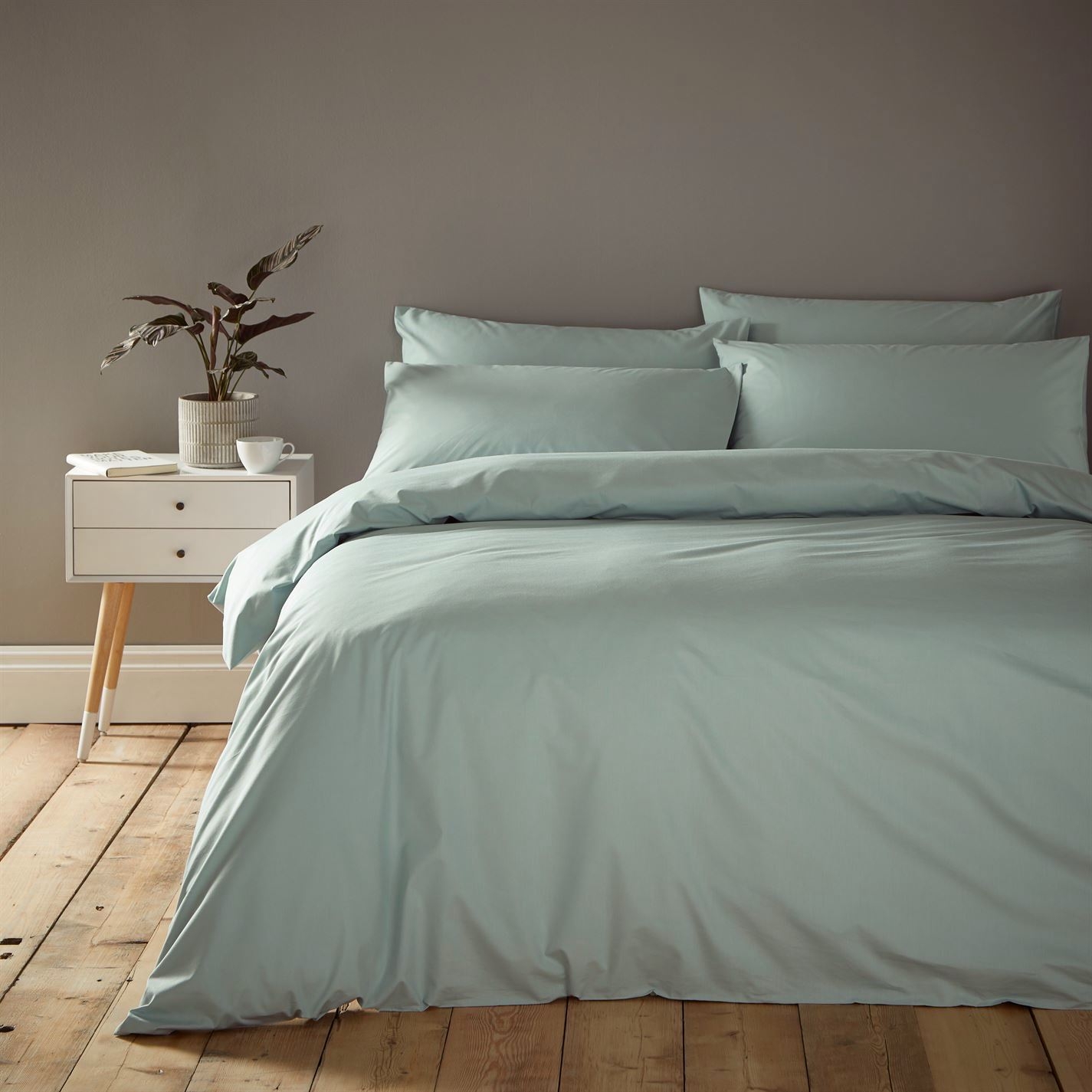 Set of 2, 300 Thread Count 100% Egyptian Cotton Plain Pillow Cases