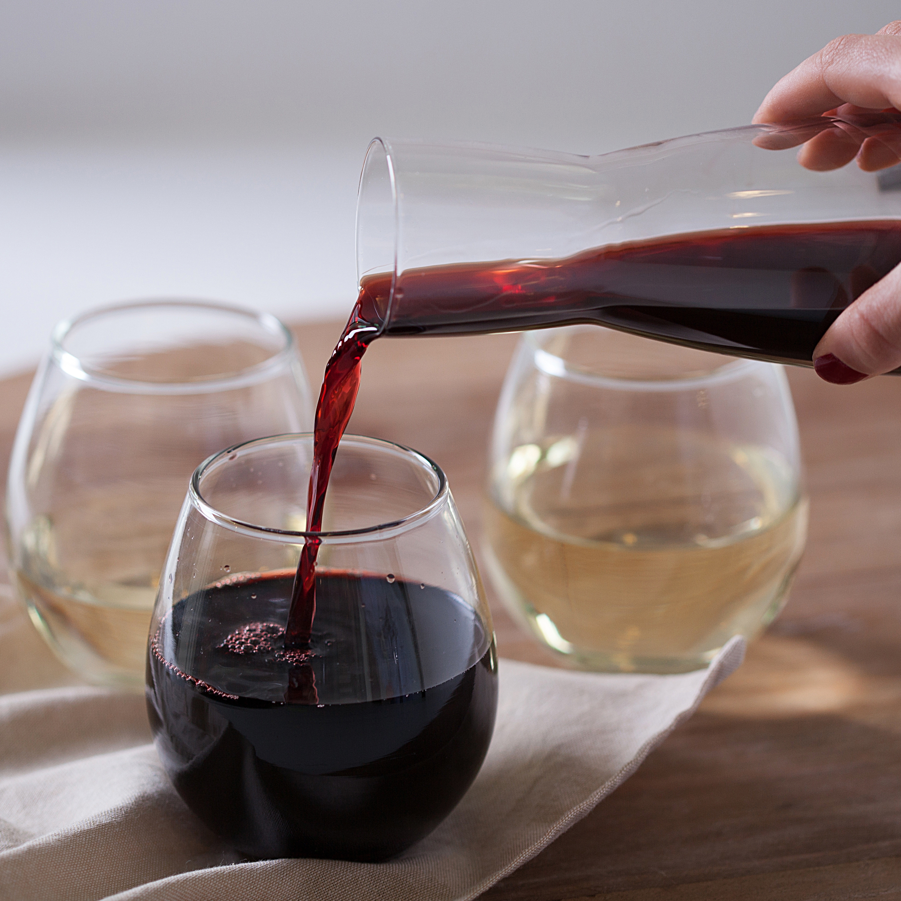 Set of 6, 475ml Durable Stemless Glasses Including Carafe