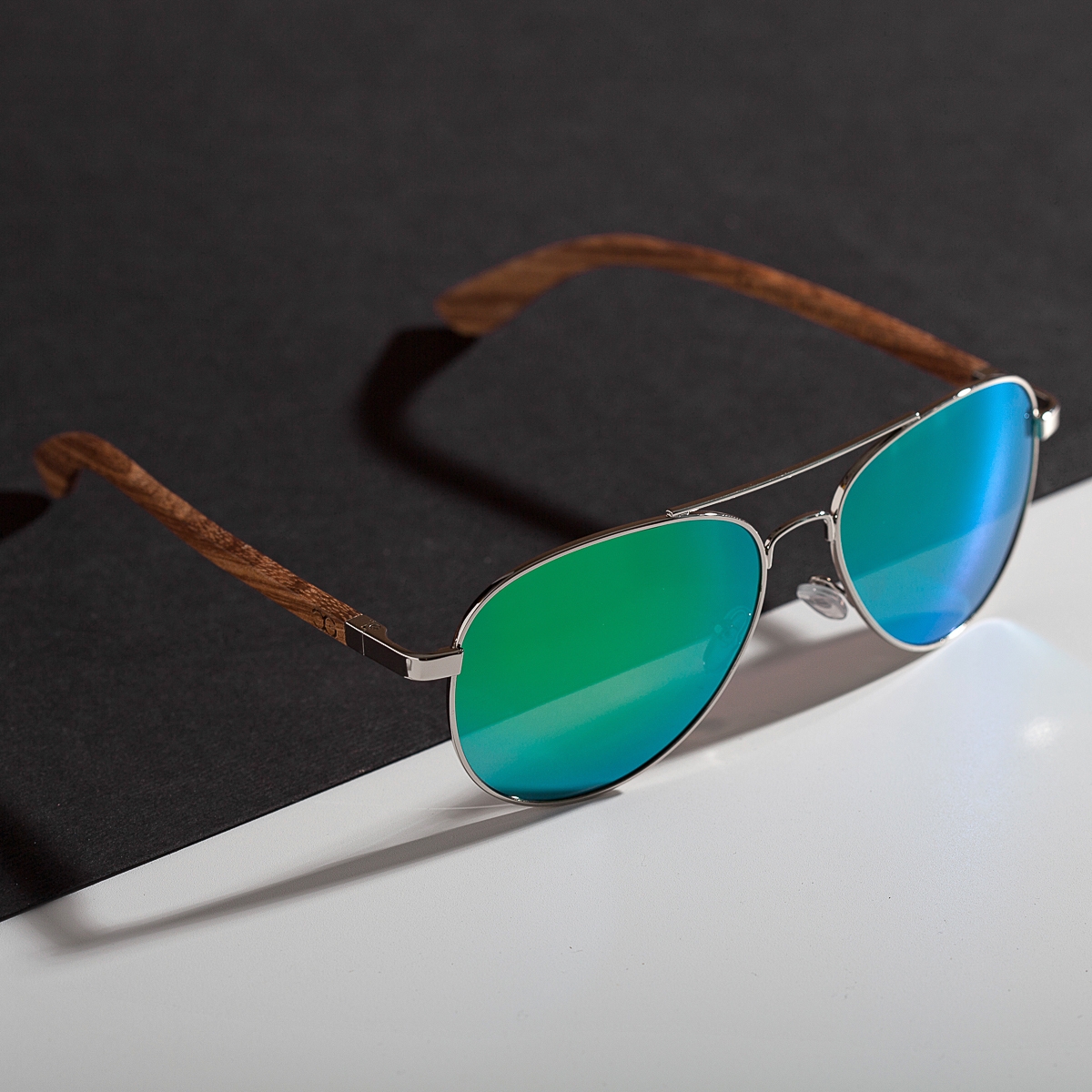 Silver Frame/Green Lenses