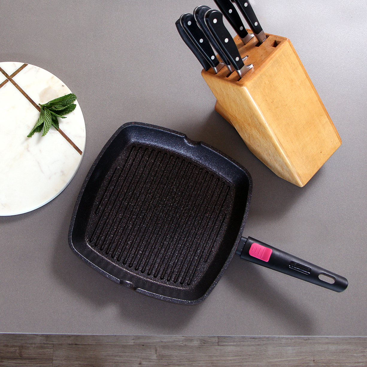Non-Stick Grill Pan With Detachable Handle