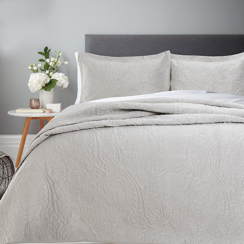 Luxurious French Velvet Bedspread (Includes Two Pillowcases)