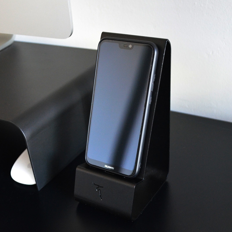 Minimalist Selina Phone Stand