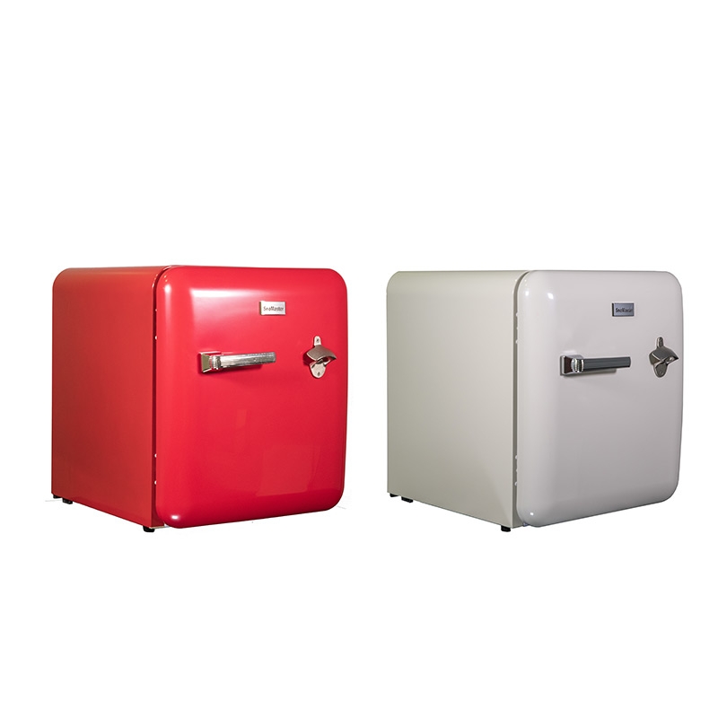 SC52 Retro Beverage Fridge