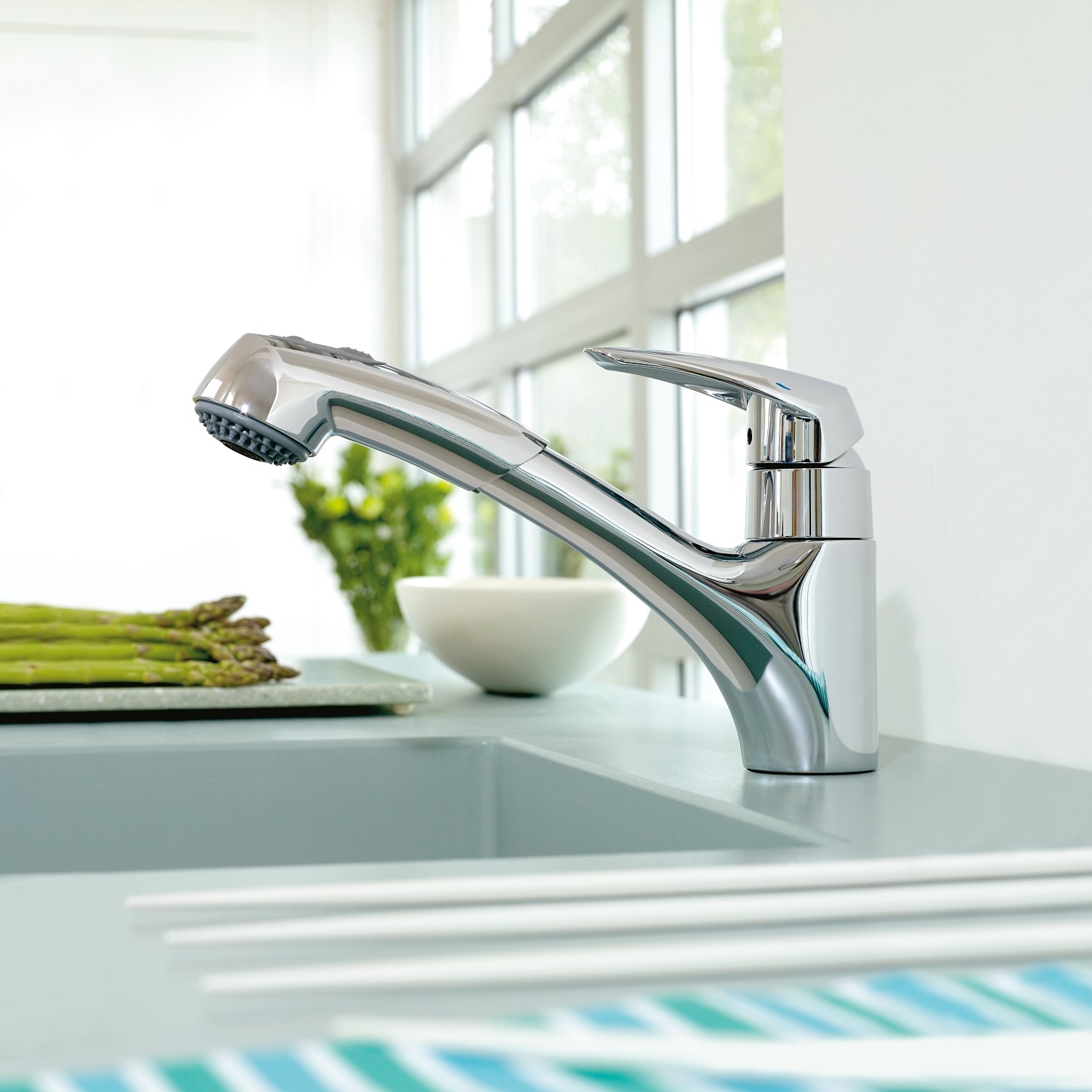 Eurodisc Sink Mixer with Pull-out Shower Head